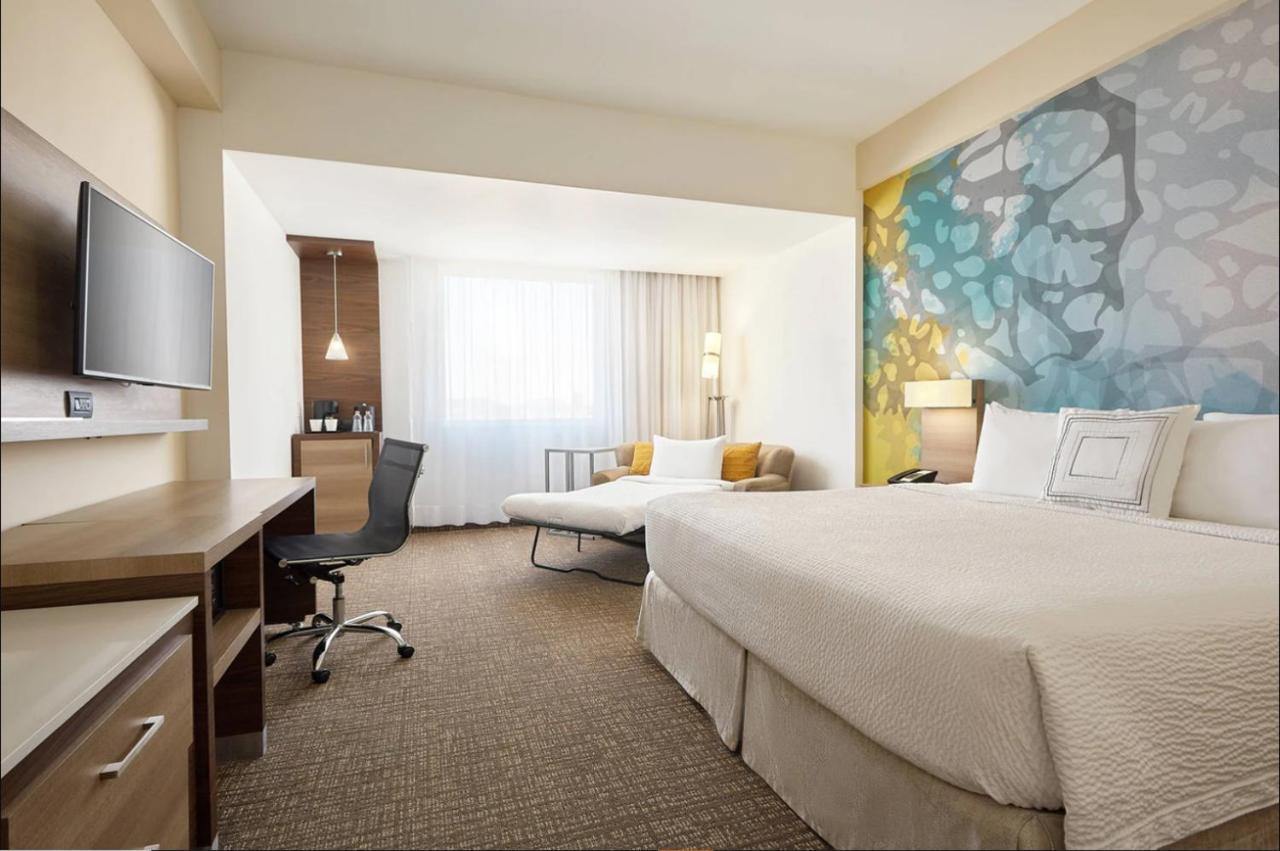 Courtyard By Marriott Hermosillo Room photo