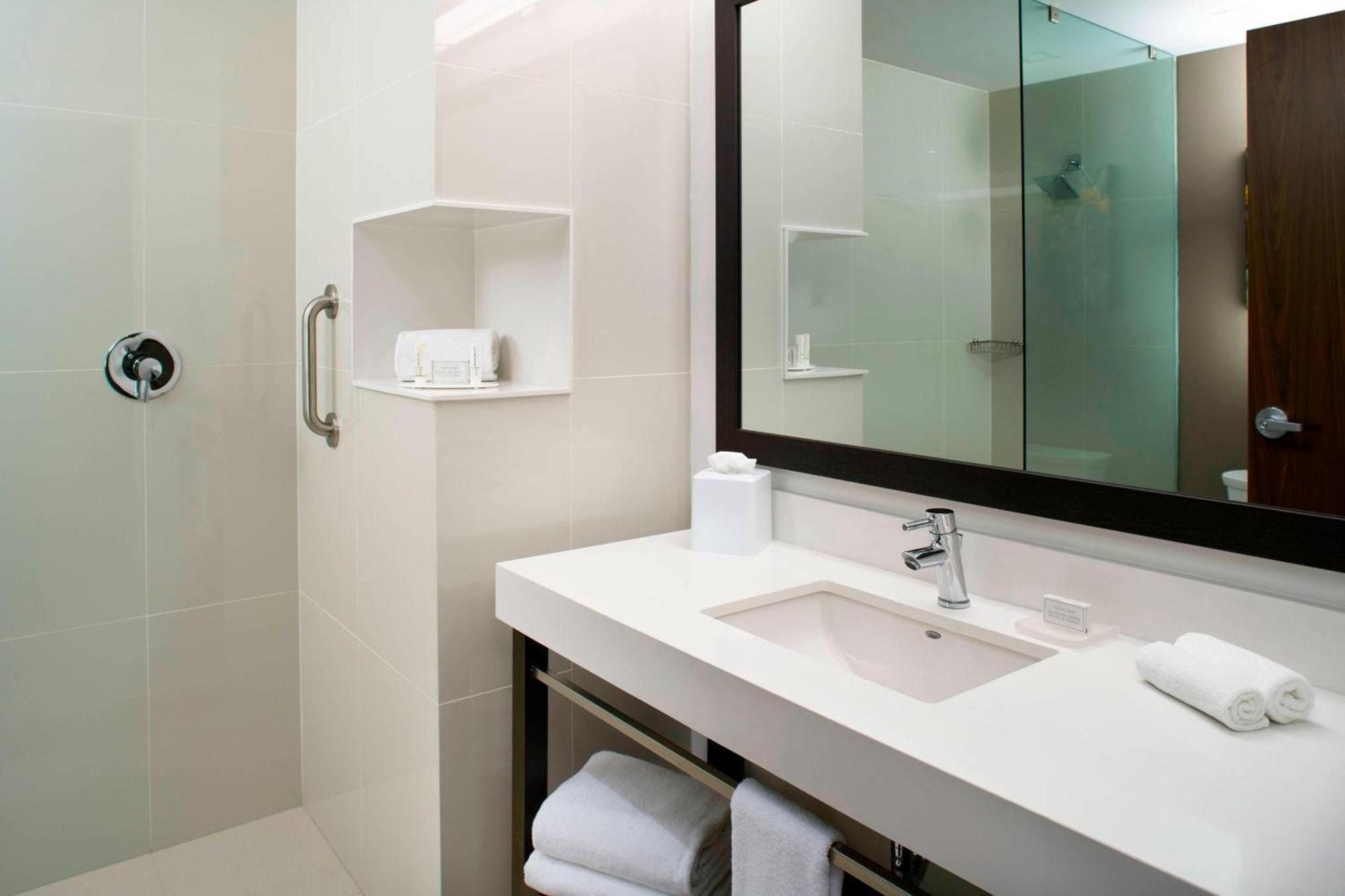 Courtyard By Marriott Hermosillo Exterior photo